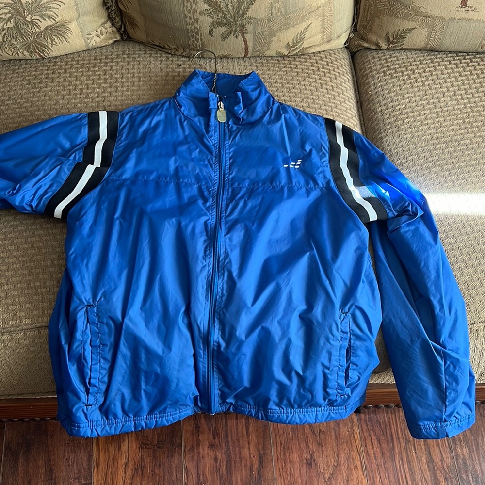 Jacket fits like a medium